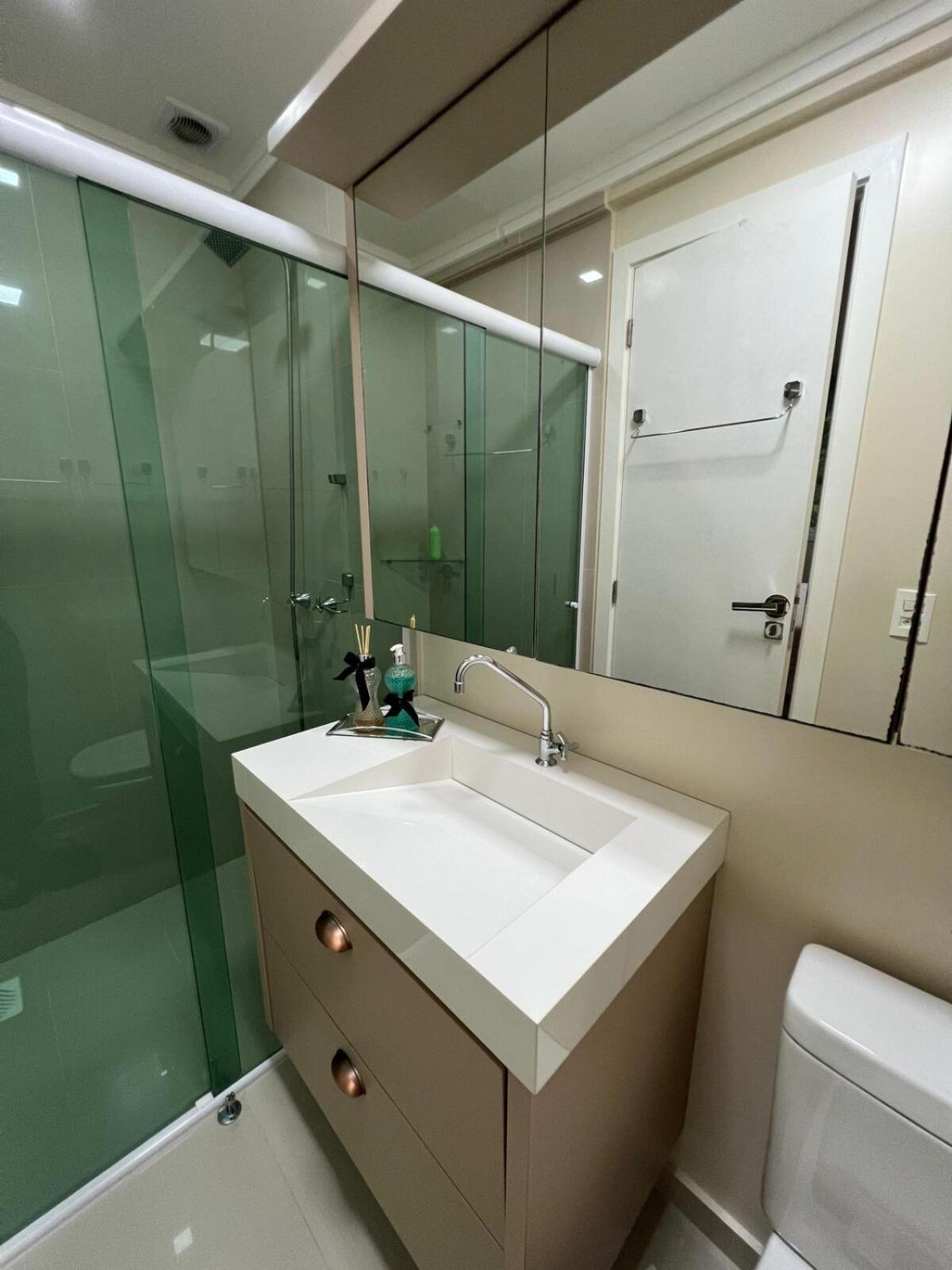 Apartamento Piscina, Suite, Garagem Privativa! Excelente Apto!
