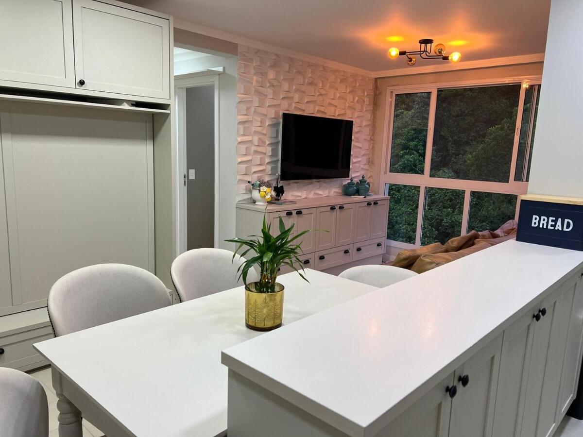 Apartamento Piscina, Suite, Garagem Privativa! Excelente Apto! Balneario Camboriu