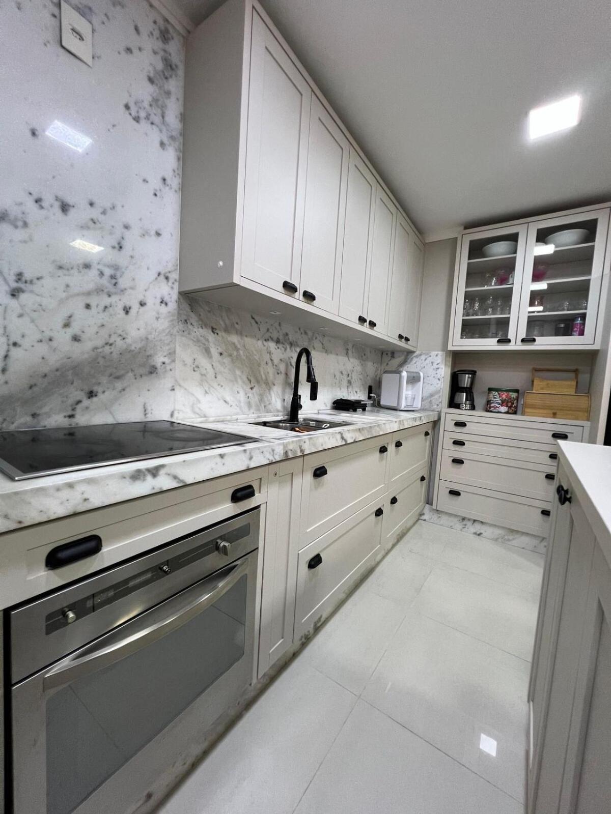 Piscina, Suite, Garagem Privativa! Excelente Apto! * Balneario Camboriu